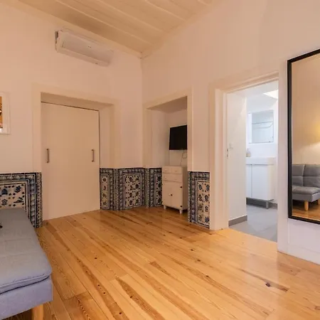 The Nest Of Carriao Street